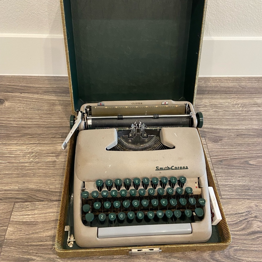 Smith corona vintage typewriter